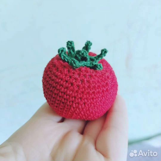 Вязаный помидор