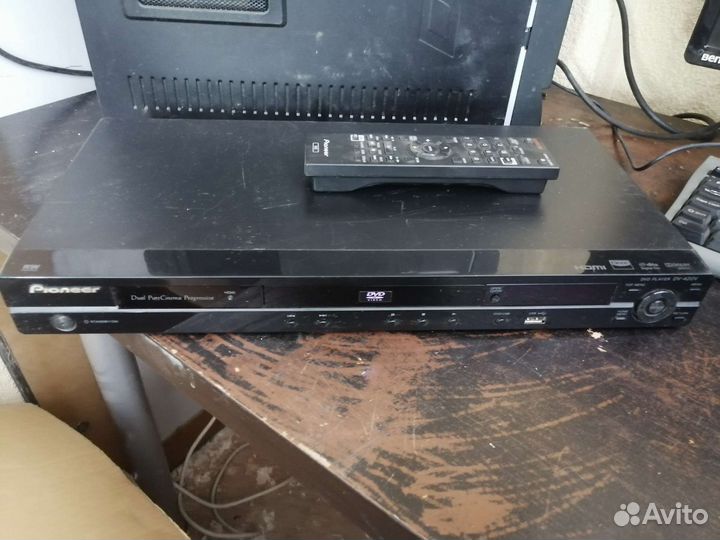 DVD плеер Peeoner DV-420V