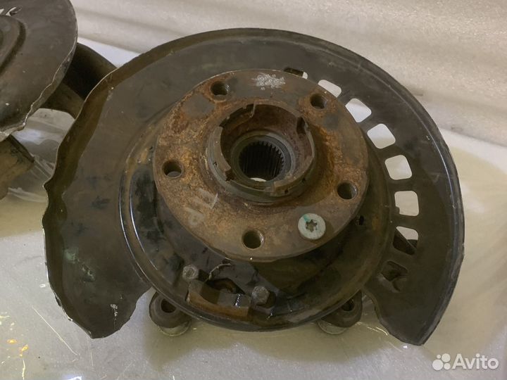 Кулак ступица задняя Volkswagen Touareg