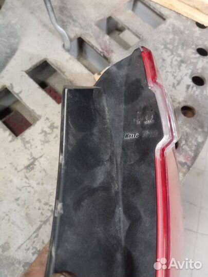 Задний правый фонарь таета камри