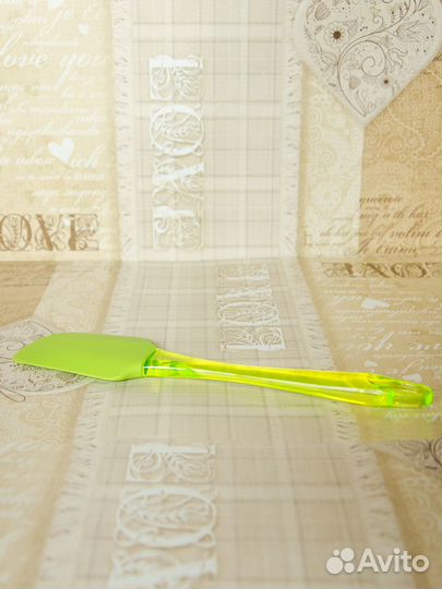 Силиконовая лопатка новая, в упаковке