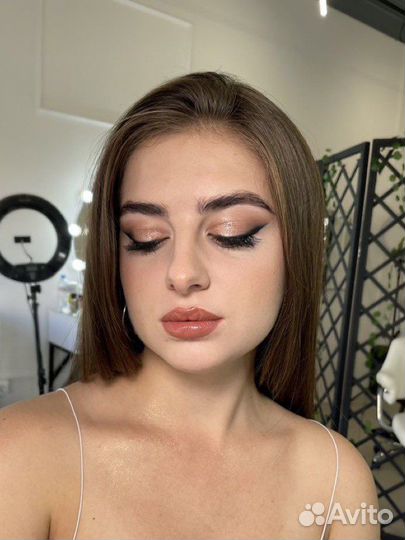 Визажист макияж модели