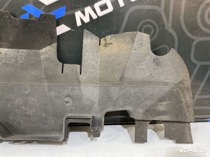 Воздуховод радиатора левый Audi A6 C5 ASN 2003