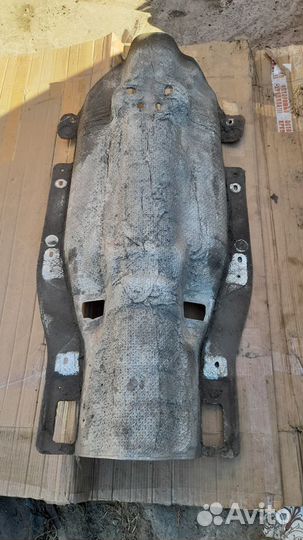 Теплоизоляция днища Audi A6 C6 3.2 Quattro