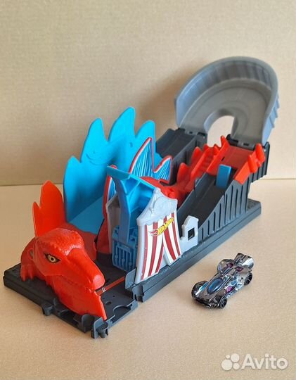 Игровой набор Hot Wheels Сити Атака стегозавра