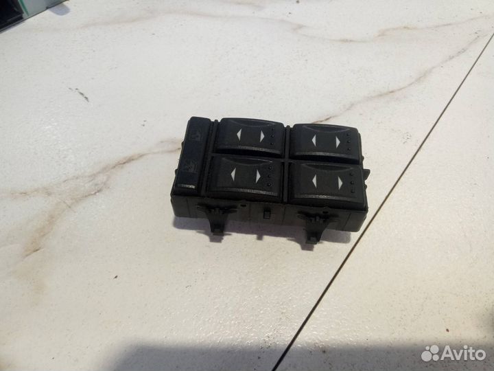 Блок управления стеклоподъемниками Ford Mondeo