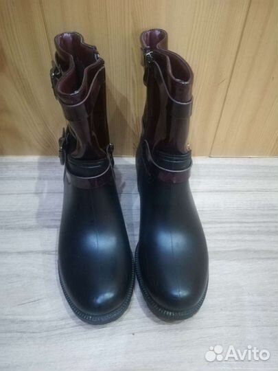 Резиновые сапоги