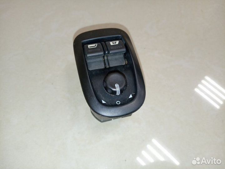 Блок управления стеклоподъемниками Peugeot 206