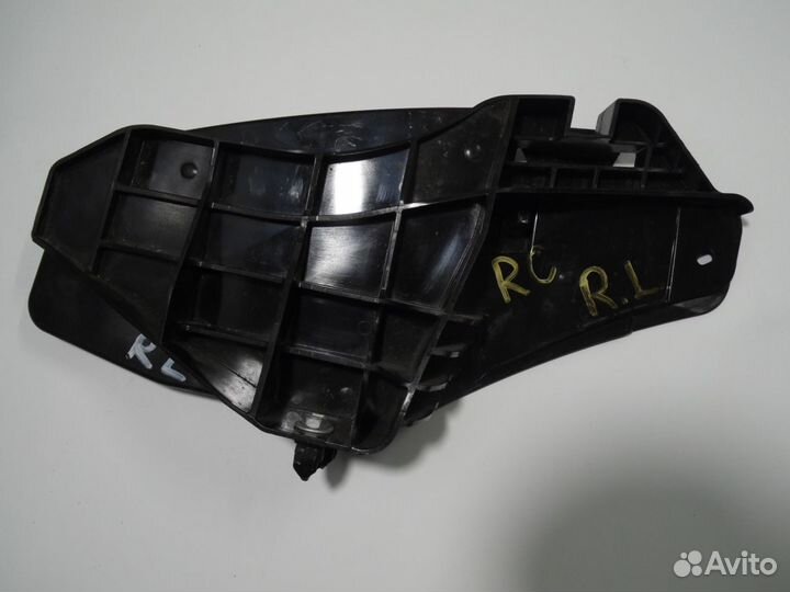 Кронштейн заднего бампера левый Лексус RC 350