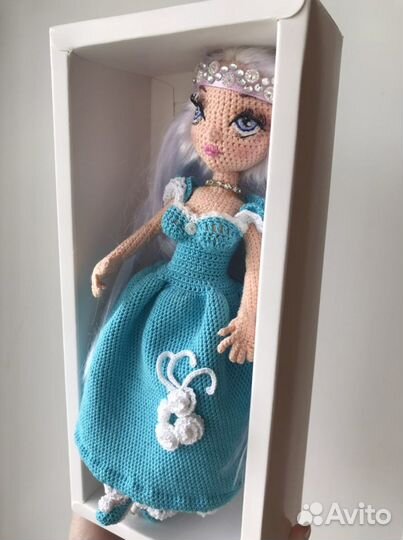 Вязаная кукла