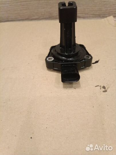 Датчик уровня масла Skoda Superb 2