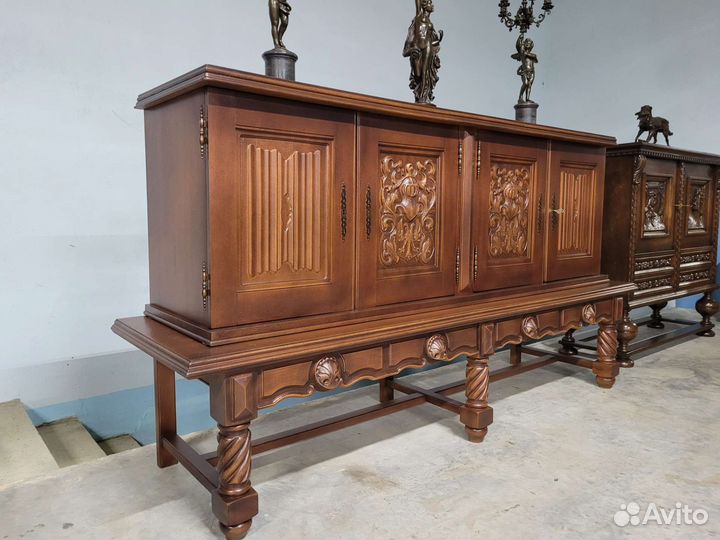 Дубовый резной комод