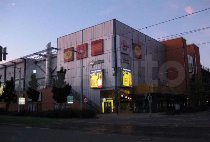Здание 7584 м² (Германия)