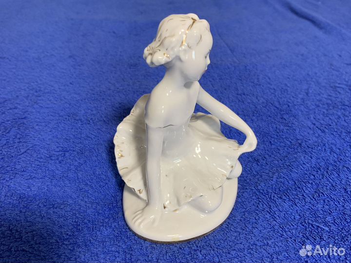 Статуэтка юная балерина