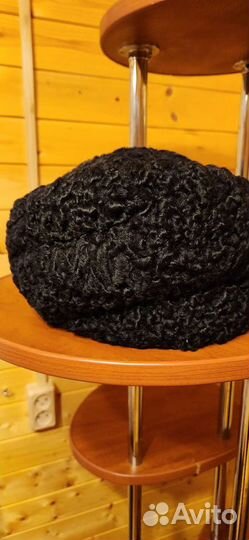 Шапка каракулевая женская