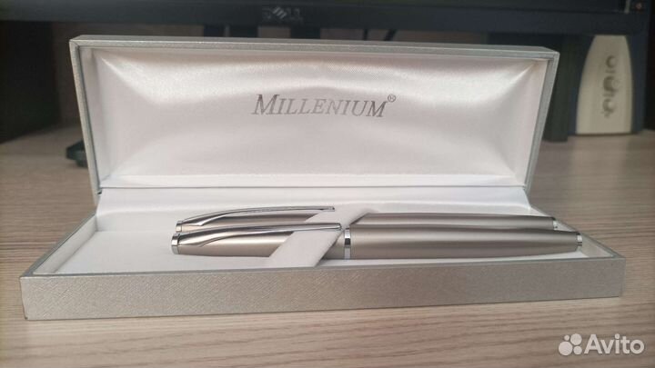 Набор ручек перьевая и шариковая для коллекции