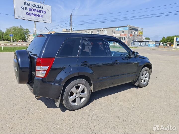 Suzuki Grand Vitara 2.0 AT, 2011, 200 000 км