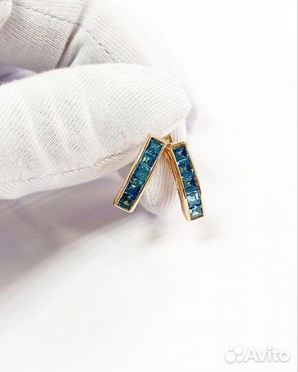 Золотые серьги с камнем