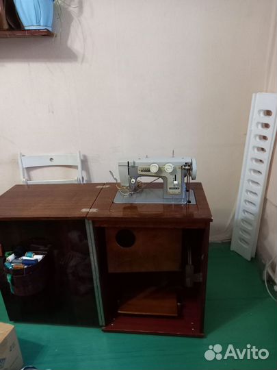 Швейная машина Чайка 3