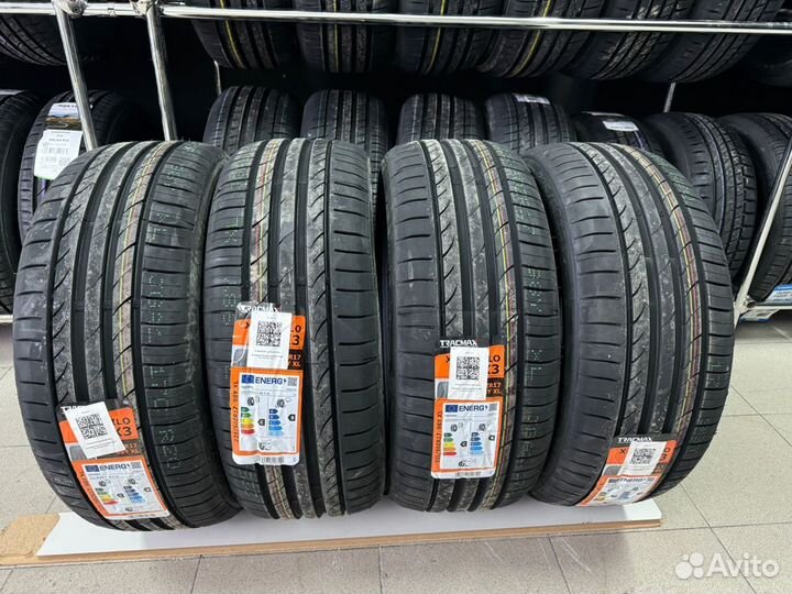 Tracmax X-Privilo TX3 235/40 R19 97