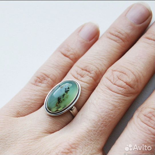 Серебренное кольцо с гранатом гессонит