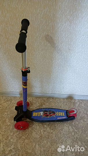 Трехколесный самокат