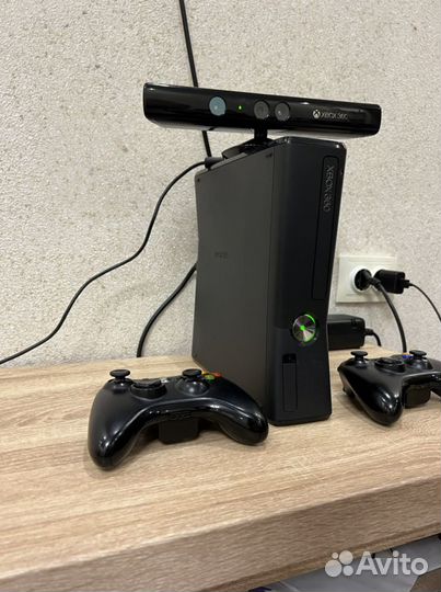 Xbox 360 S console