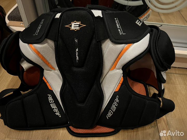 Для хоккея защита щитки нагрудник