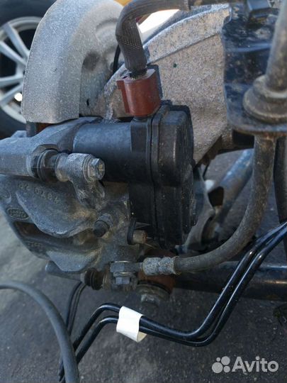 Суппорт задний левый правый Land-Rover Evoque 2.2