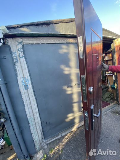 Дверь входная металлическая