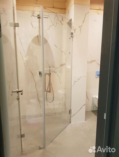 Стеклянная перегородка для душа