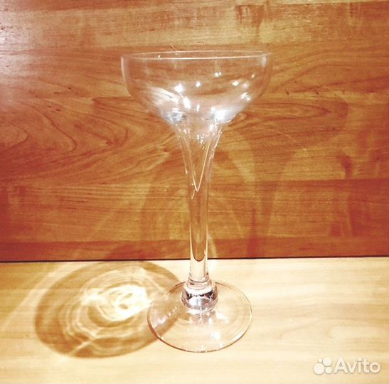 Высокая ваза на ножке