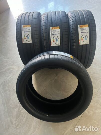 Pirelli P Zero PZ4 315/35 R22 и 275/40 R22 111Y
