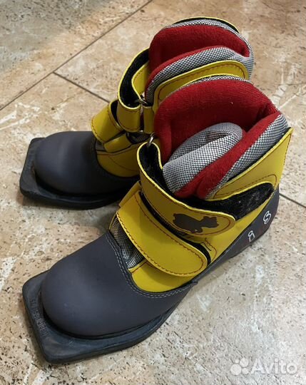 Ботинки лыжные