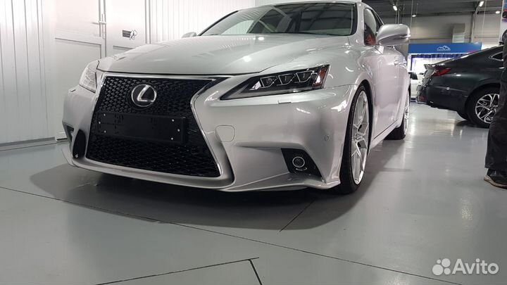 Бампер на Lexus is250 05-13