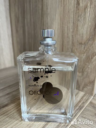 Escentric molecules molecule 01