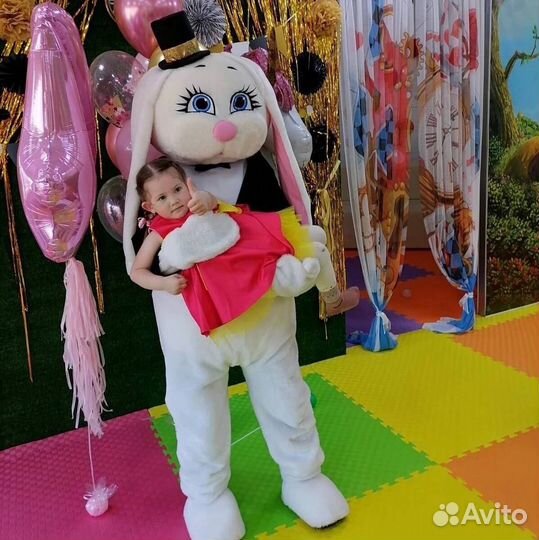 Поздравление Мишки, кошки, чебурашки и зайки