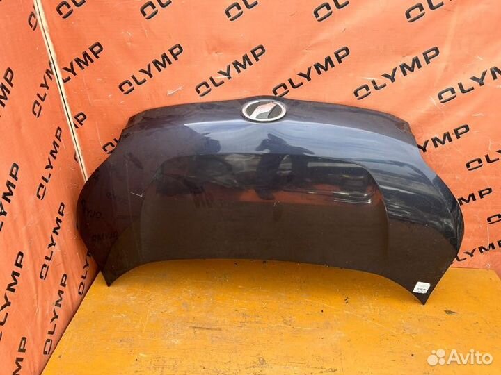 Капот Toyota Voxy ZRR70 3ZR-FAE 2010