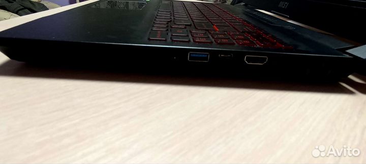 Игровой ноутбук msi 17 3