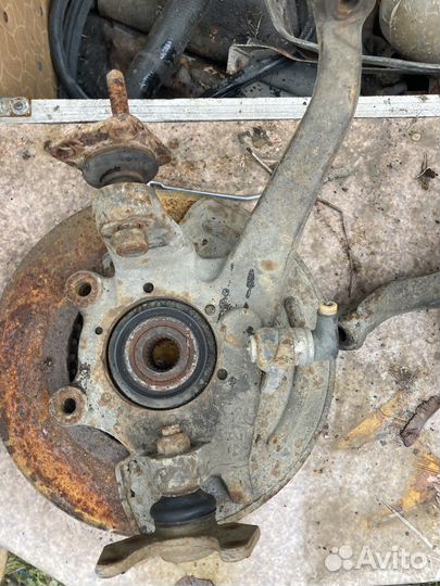 Цапфа renault espace 1991 год 2.2