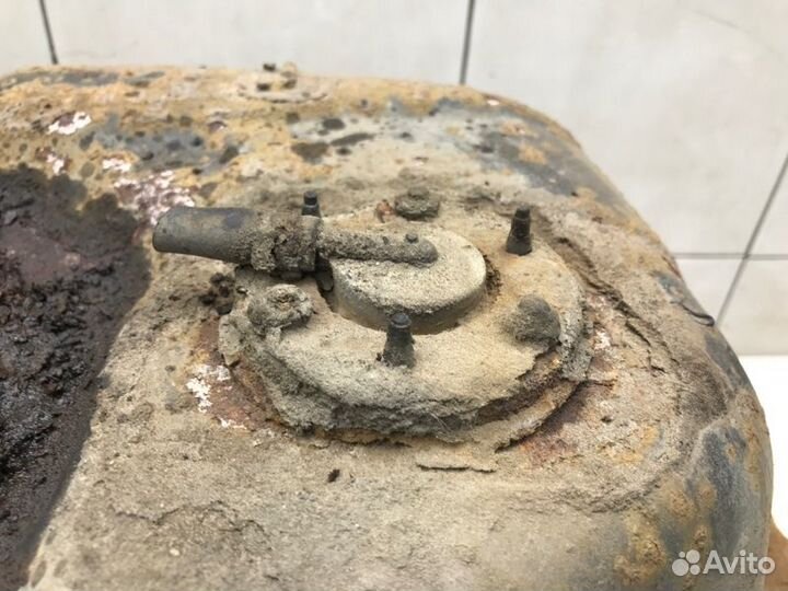 Бензобак Mitsubishi Montero Sport K96W 6G72 2000