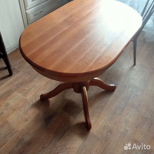 Кухонный стол