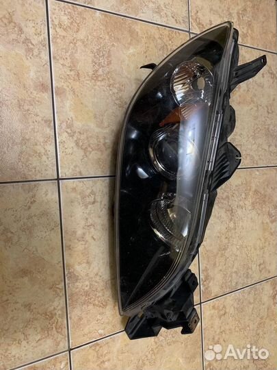 Фара ксенон правая mazda 3 bk седан