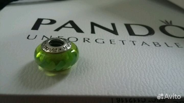 Pandora шарм Зеленый зигзаг