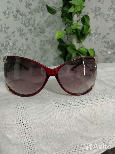 Солнцезащитные очки женские брендовые