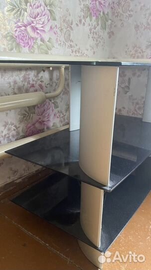 Стеклянная тумба, полка под тв