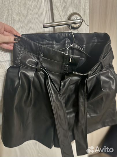 Кожаные шорты zara