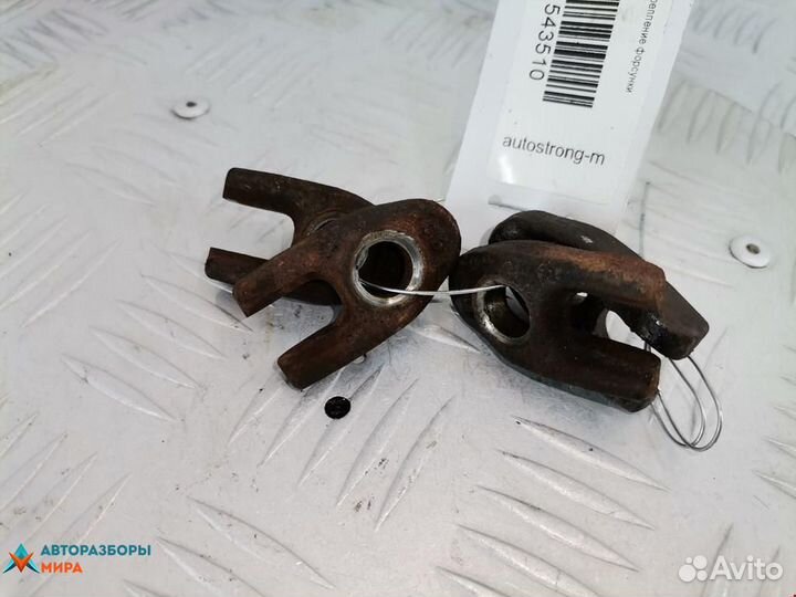 Крепление форсунки Renault Megane 2 2004