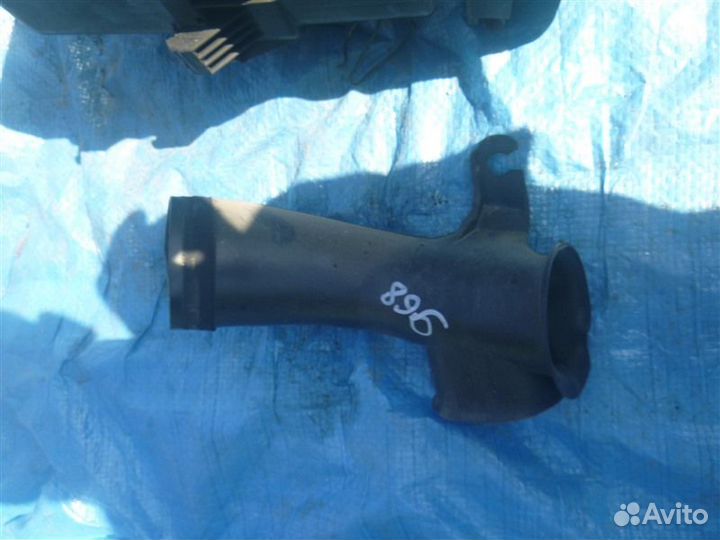 Корпус воздушного фильтра Toyota Harrier MCU10 1MZ