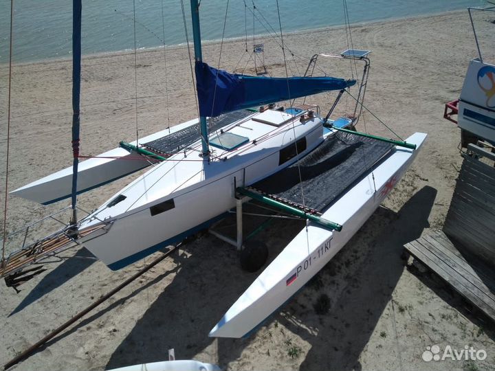 Парусный тримаран